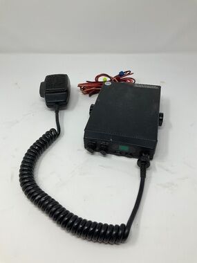 Radio Shack CB Radio TRC-501 40 channel. H283